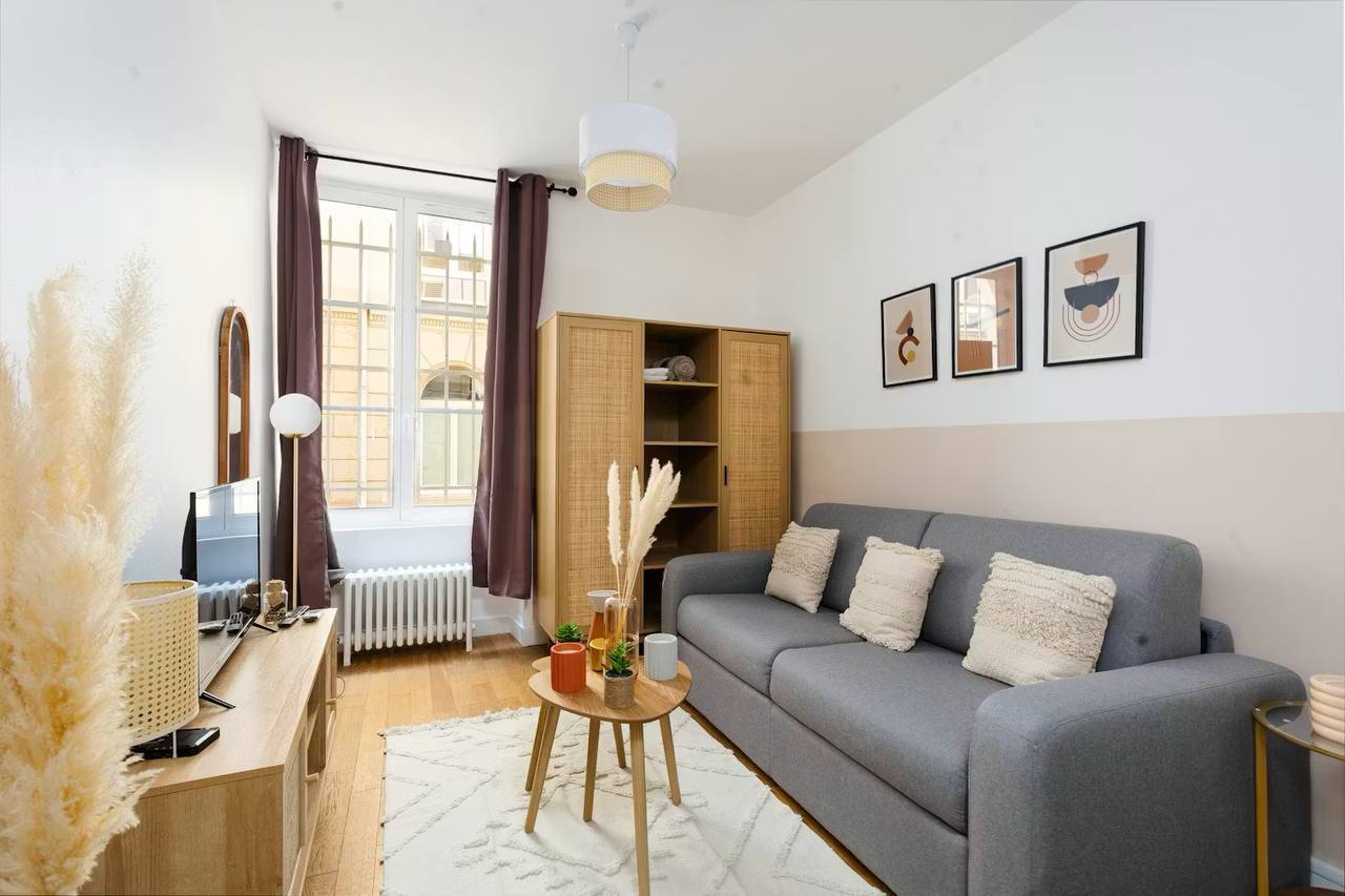 Studio meublé rénové – Paris 9ᵉ Opéra / Saint-Lazare - Image 8